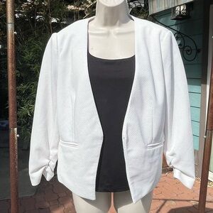 Amanda & Chelsea Cream Blazer